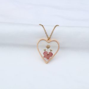 Corazón hortensia rosado con gypso blanca