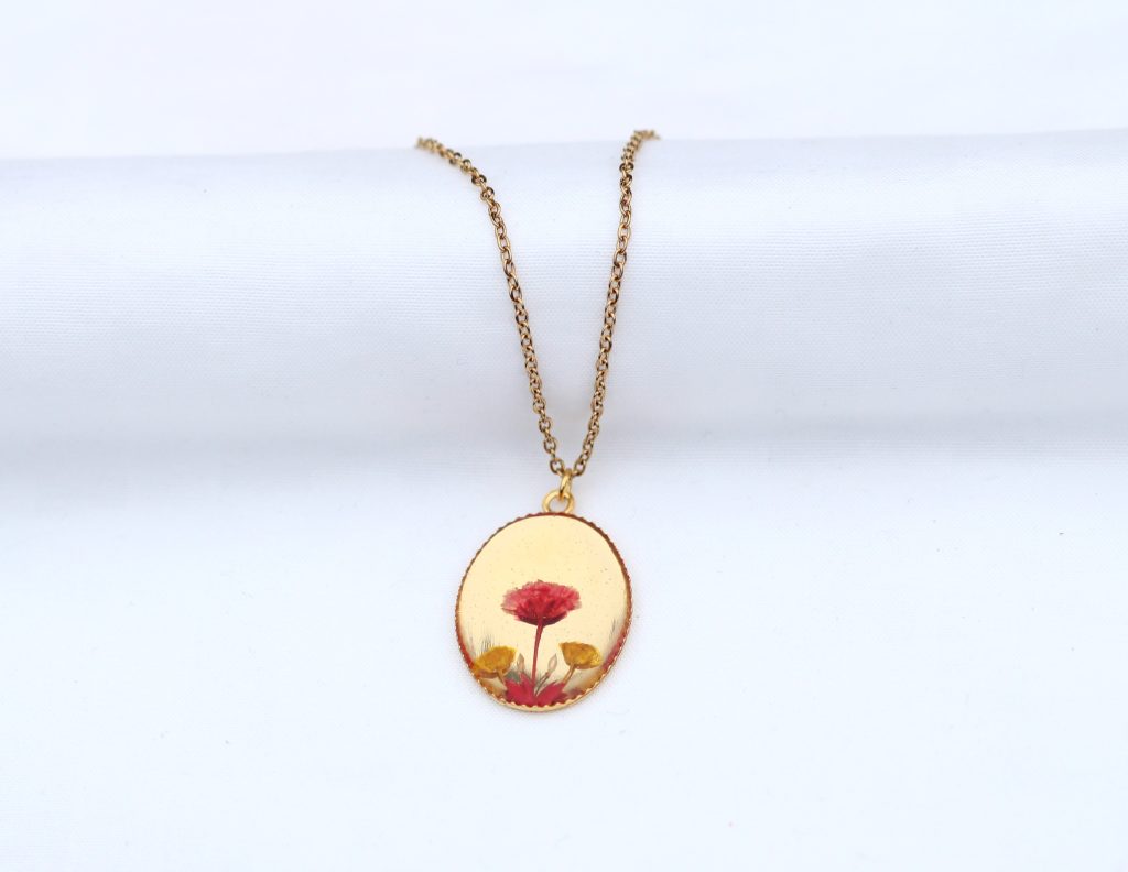 collar-velo-de-novia-rojo-base-dorada